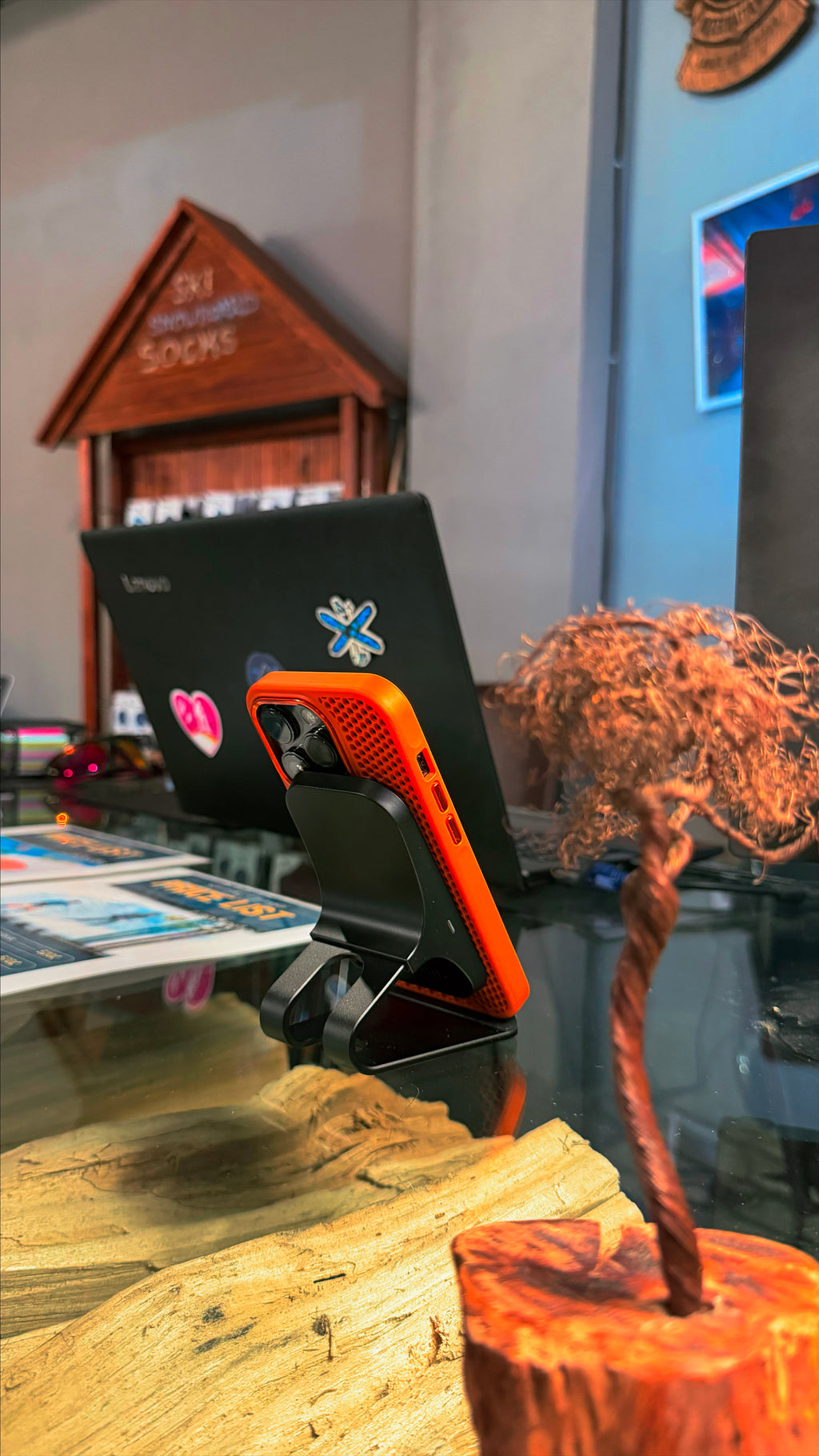 OmniStand 15W Fast Wireless Charger