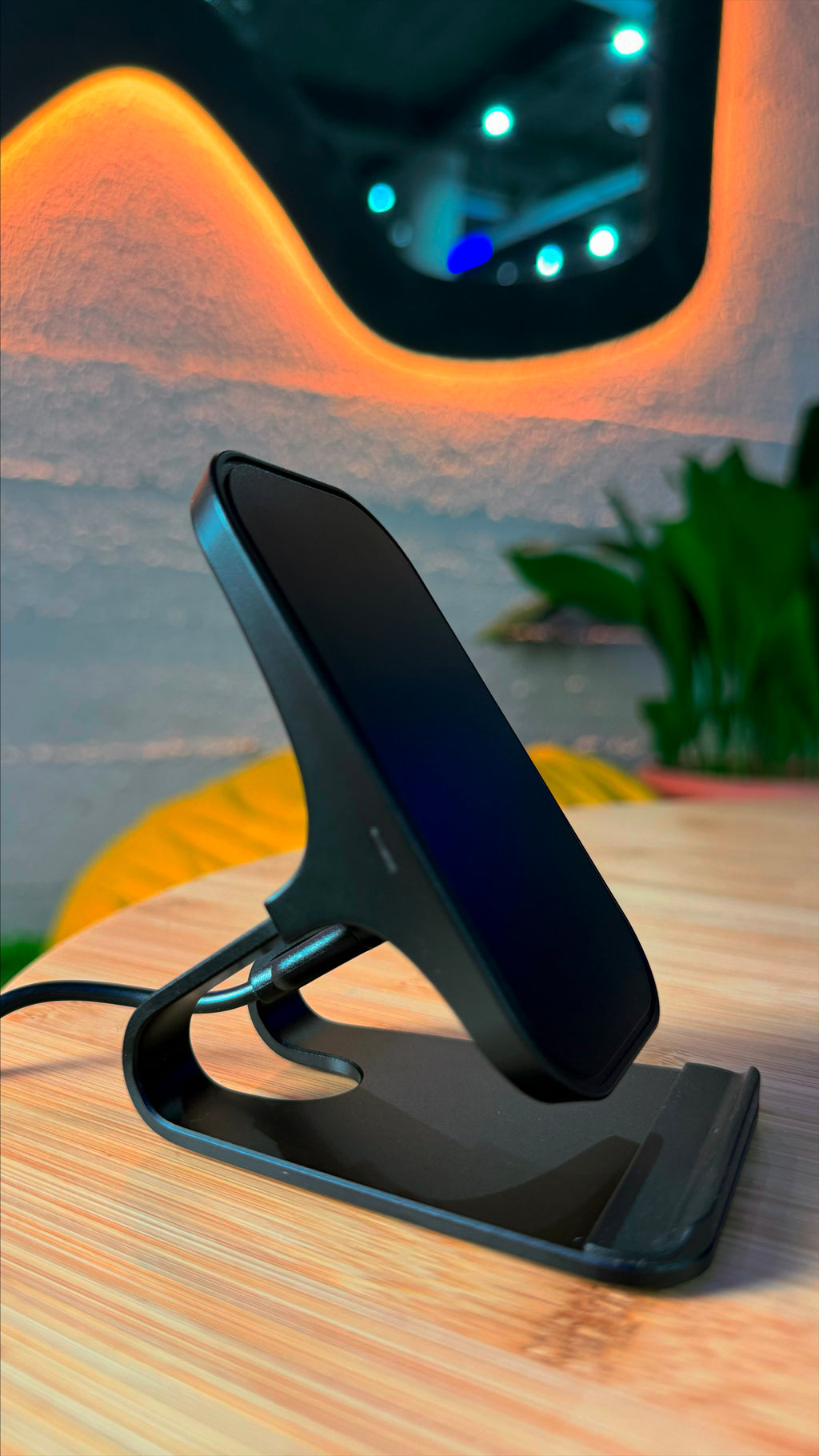 OmniStand 15W Fast Wireless Charger